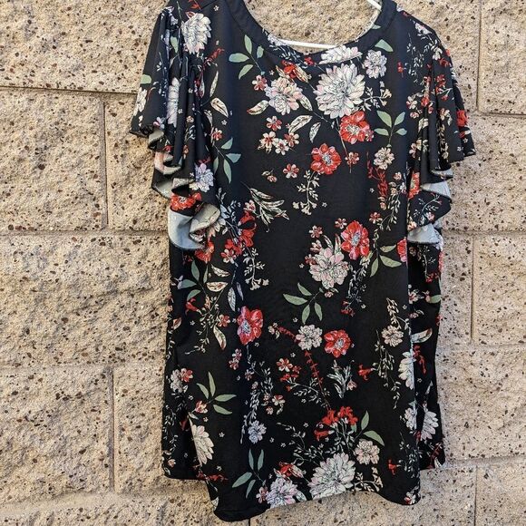 Women's Perception brand, light floral top - Picture 13 of 13